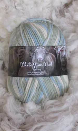 White Gum Wool | 8ply Silver Tussock
