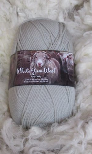 White Gum Wool | 8ply Gum Grey